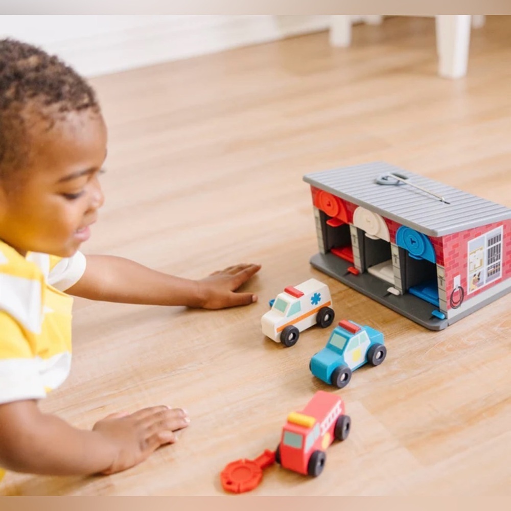 Melissa & Doug Lock & Roll Rescue
Garage